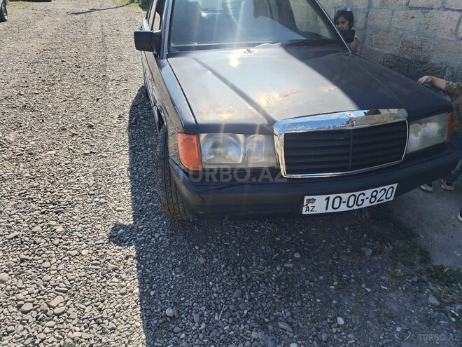Mercedes 190-1