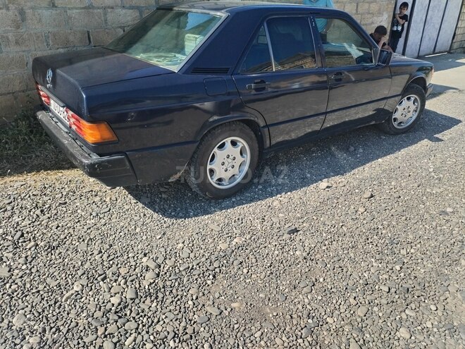 Mercedes 190-2