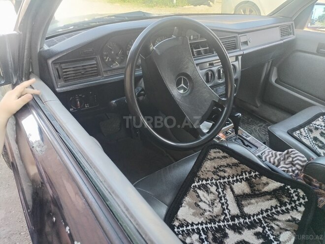 Mercedes 190-4