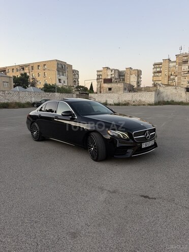 Mercedes E 300 4MATIC-5