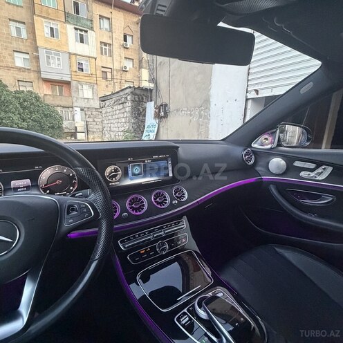 Mercedes E 300 4MATIC-8