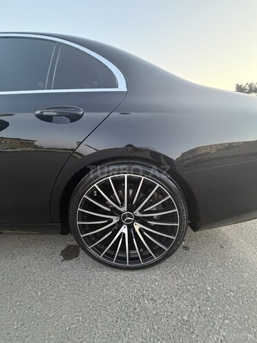 Mercedes E 300 4MATIC-13
