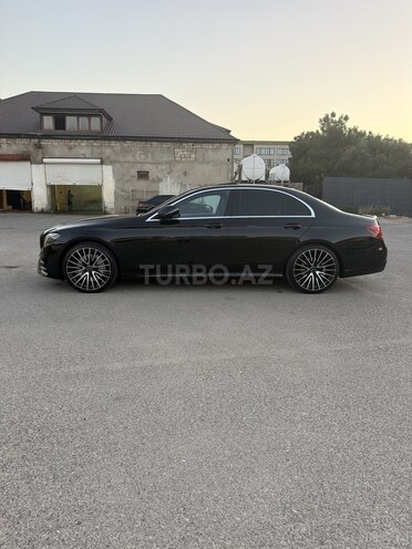 Mercedes E 300 4MATIC-3
