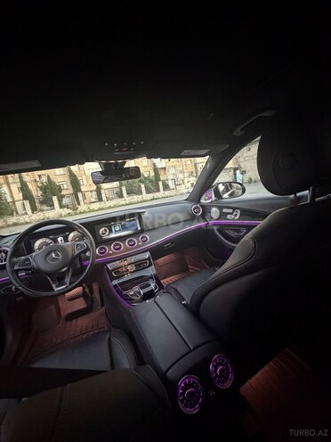 Mercedes E 300 4MATIC-11