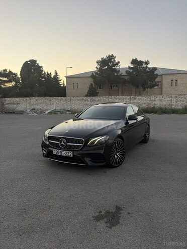 Mercedes E 300 4MATIC-1