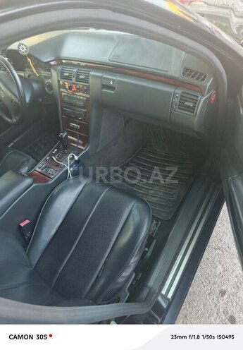 Mercedes E 220-6