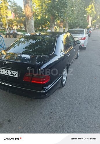 Mercedes E 220-8