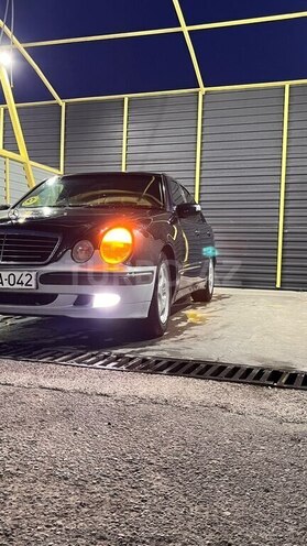 Mercedes E 220-3