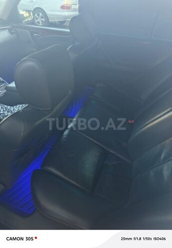 Mercedes E 220-12