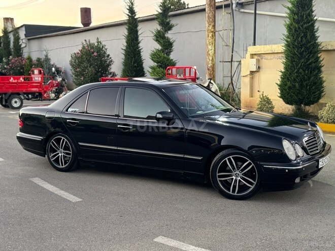 Mercedes E 240-2