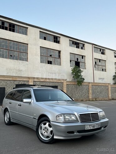 Mercedes C 220-1
