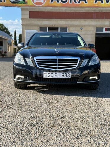 Mercedes E 300-1