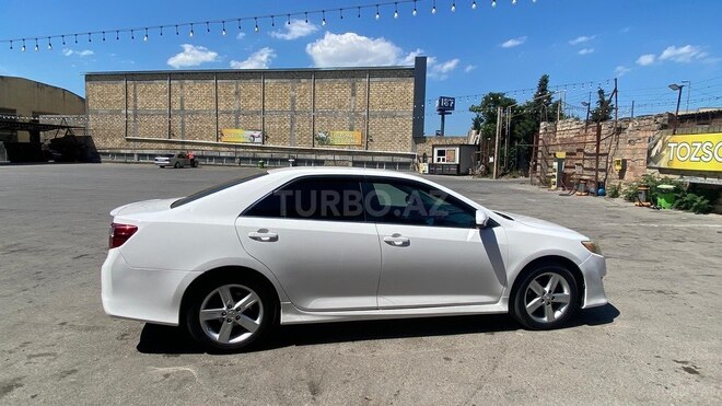 Toyota Camry-8