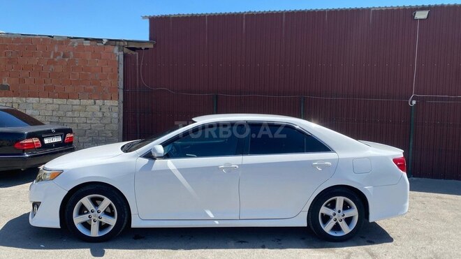 Toyota Camry-9