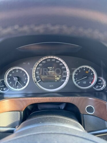 Mercedes E 300-12