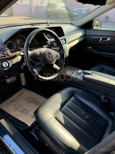 Mercedes E 300-8