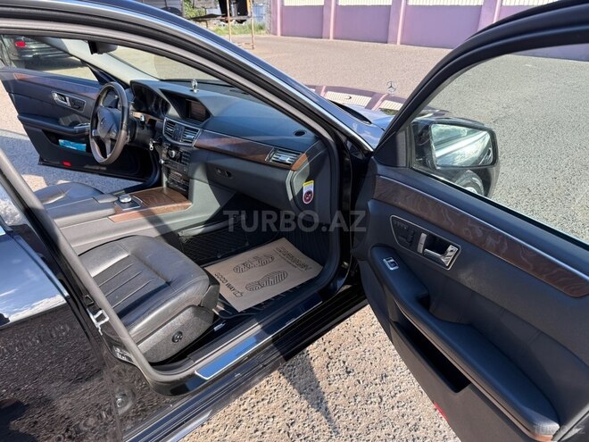 Mercedes E 300-9