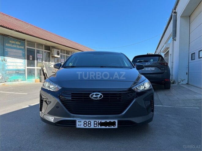 Hyundai IONIQ-1