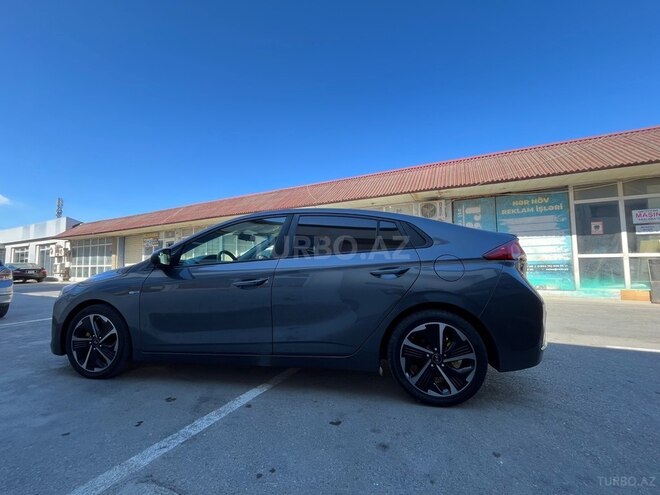 Hyundai IONIQ-4