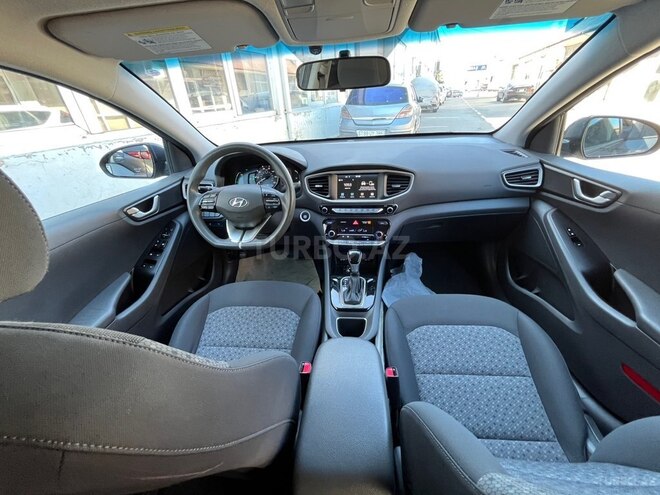Hyundai IONIQ-15