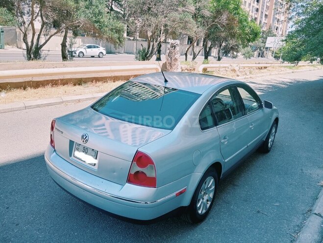 Volkswagen Passat-2