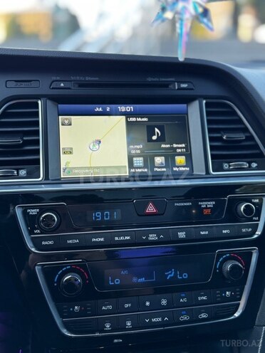 Hyundai Sonata-15