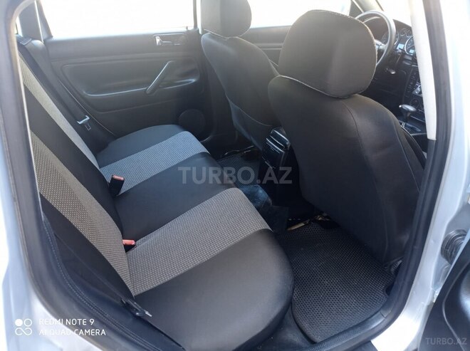 Volkswagen Passat-10