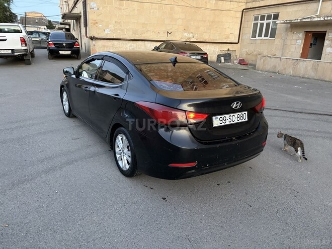 Hyundai Elantra-6