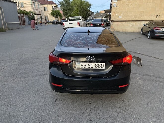 Hyundai Elantra-5