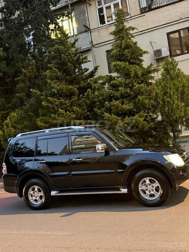 Mitsubishi Pajero-9