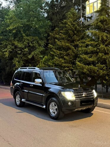 Mitsubishi Pajero-2
