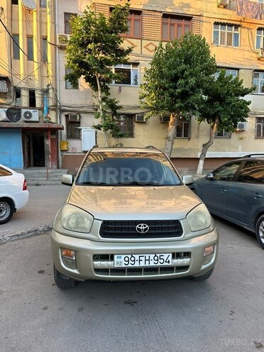 Toyota RAV4-1