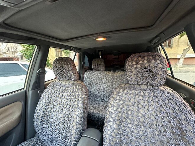Toyota RAV4-7