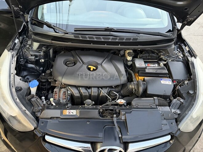 Hyundai Elantra-14