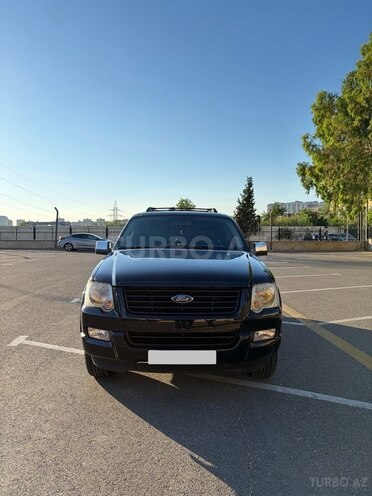 Ford Explorer-1
