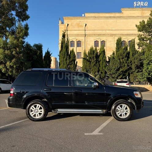 Ford Explorer-3