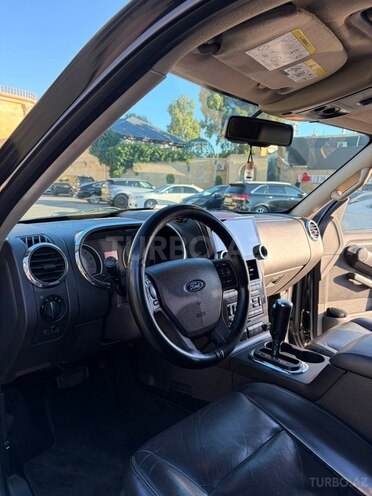 Ford Explorer-7