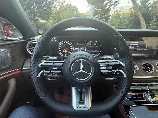 Mercedes E 300-16