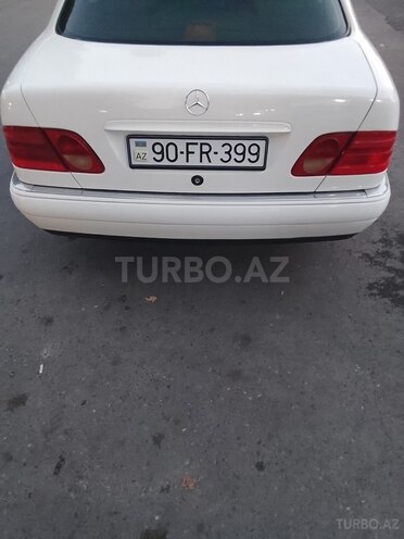 Mercedes E 280 4MATIC-2