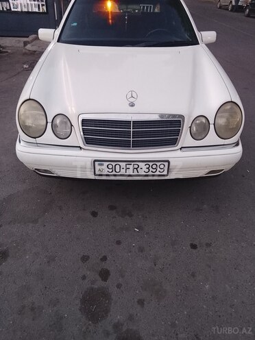 Mercedes E 280 4MATIC-1