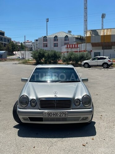 Mercedes E 230-3