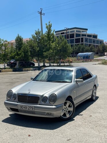Mercedes E 230-12