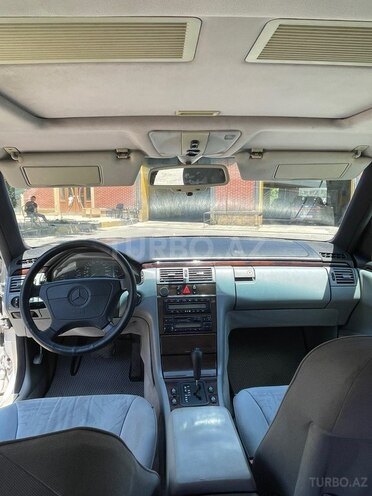 Mercedes E 230-15