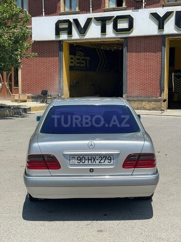 Mercedes E 230-9