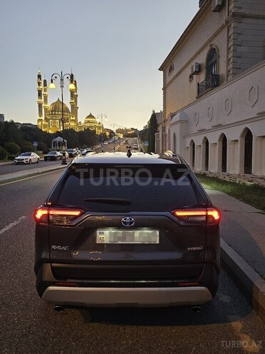 Toyota RAV4-5