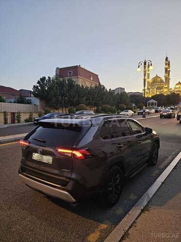 Toyota RAV4-6