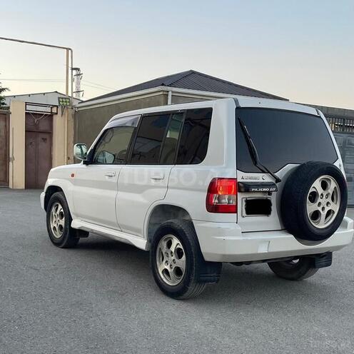 Mitsubishi Pajero io-8