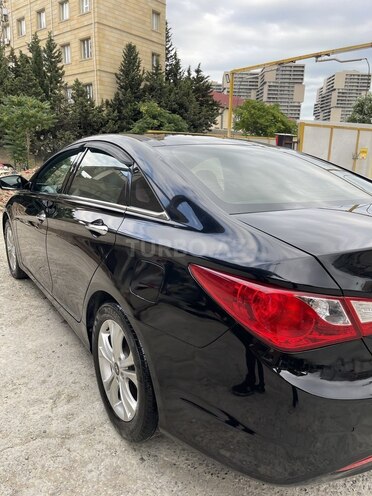 Hyundai Sonata-12