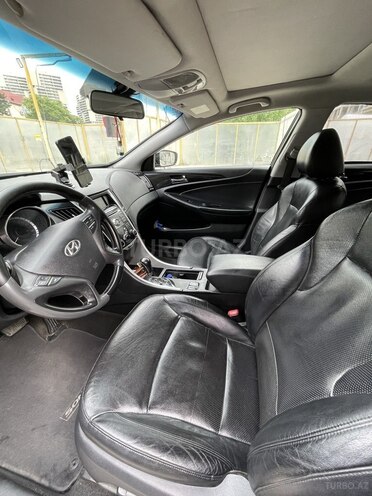 Hyundai Sonata-10