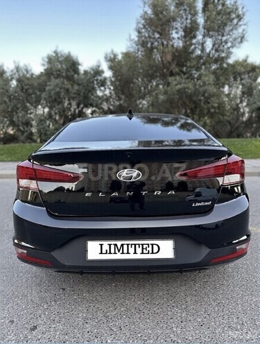 Hyundai Elantra-2